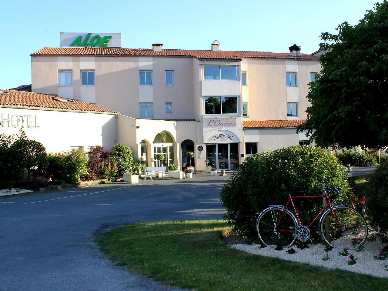 Logis Hotel Restaurant Aloe Les Herbiers Εξωτερικό φωτογραφία